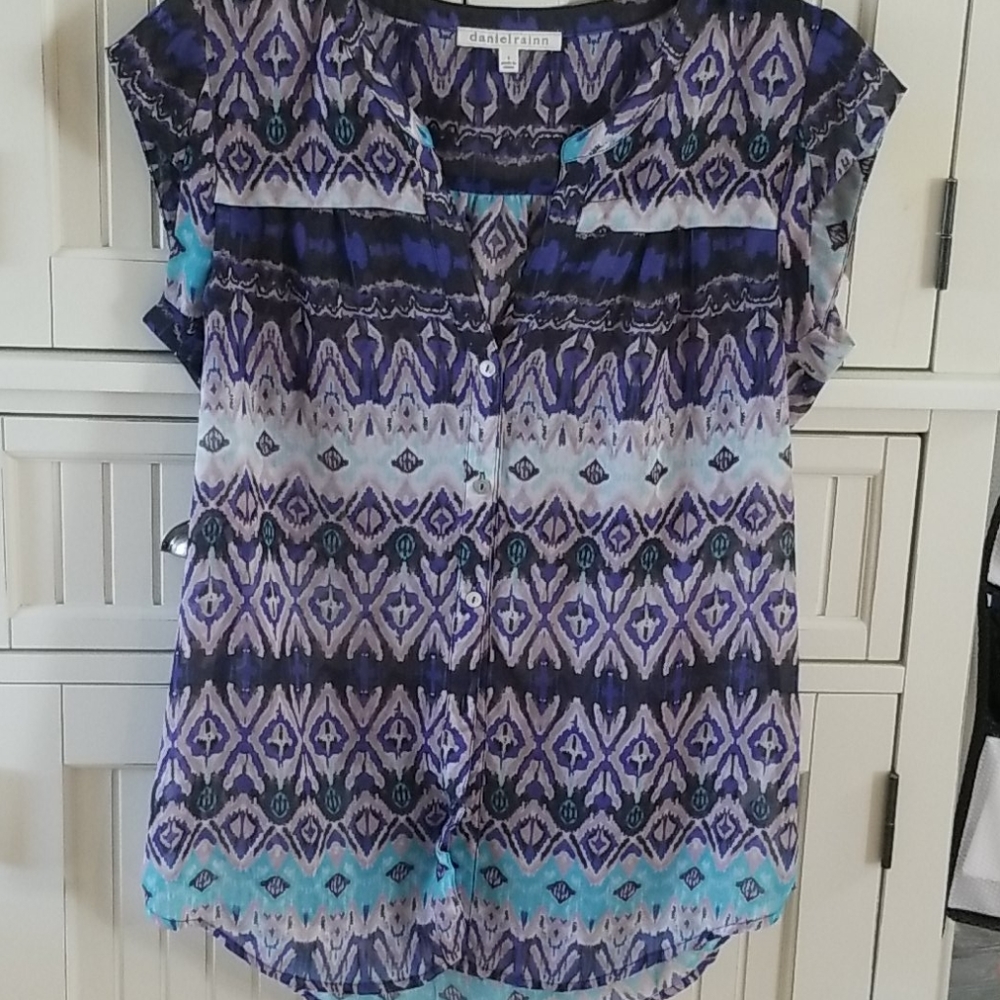 Daniel Rainn size small